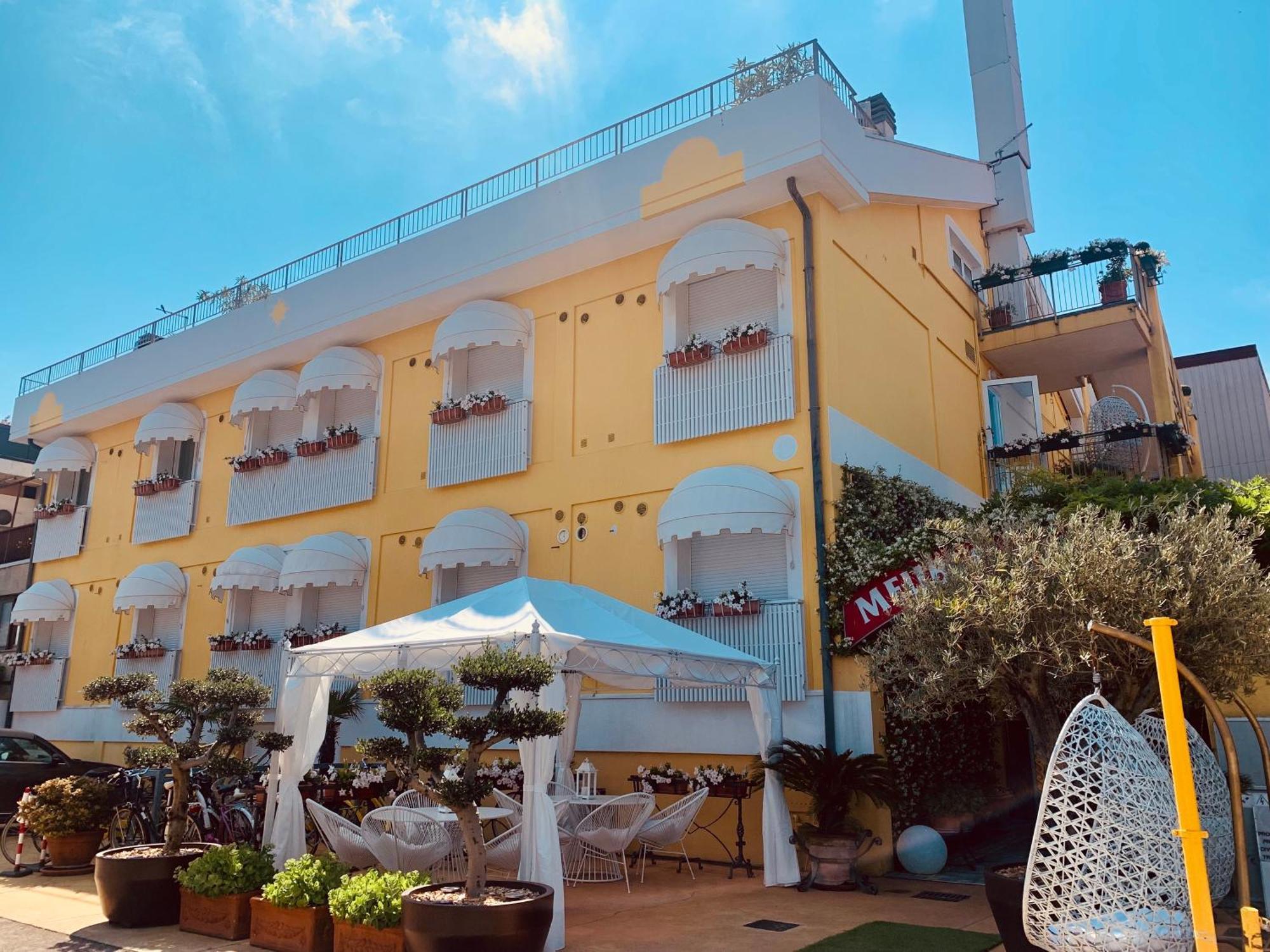 Hotel Meuble Tripoli 3*